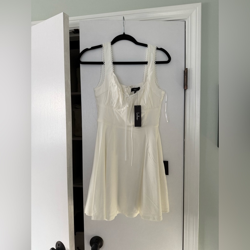 Lulu's Ivory V-Neck Cap Sleeve Dress